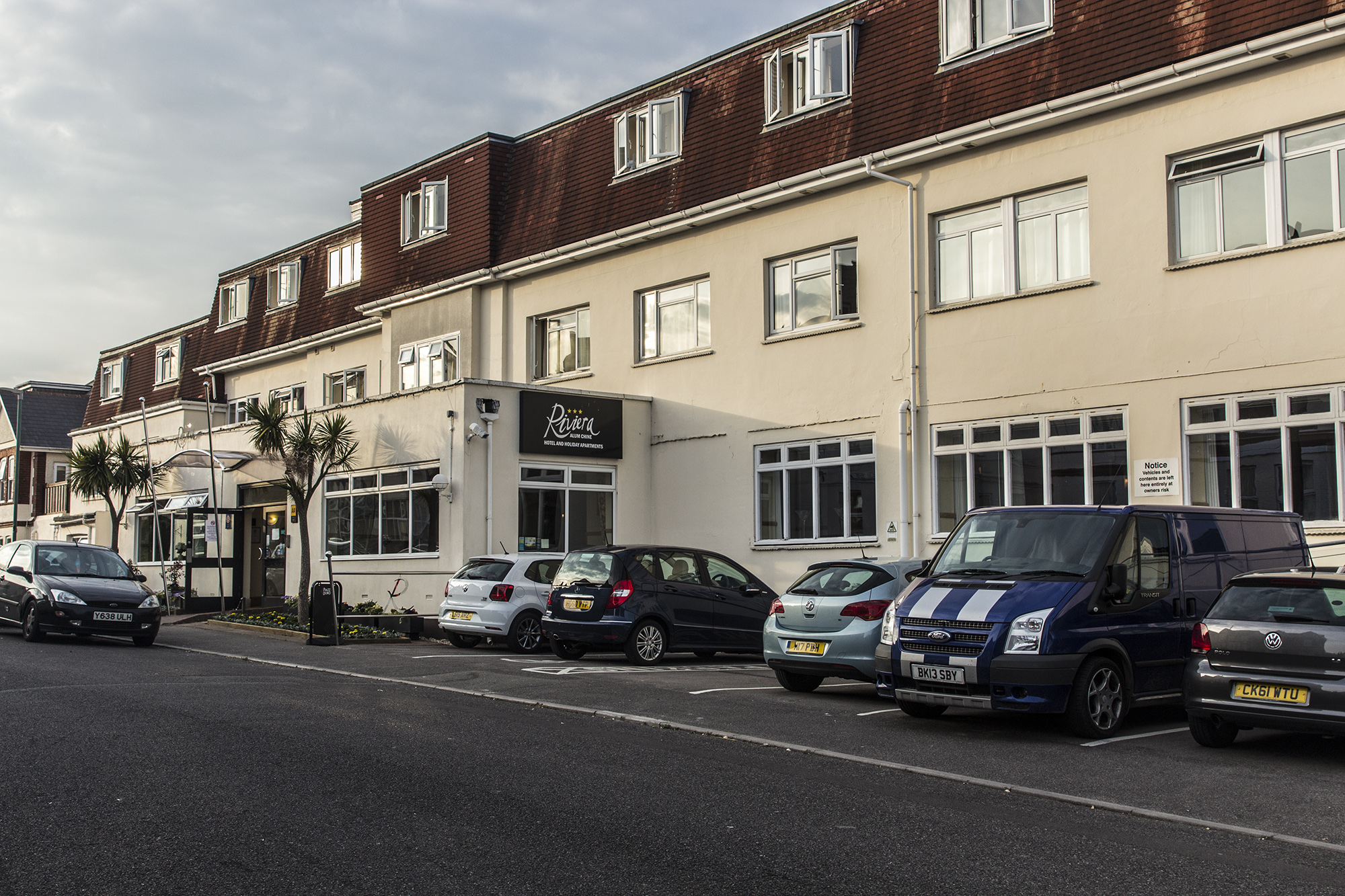 Holiday Accommodation in Westbourne.Riviera Hotel and Apartments, Burnaby Road.